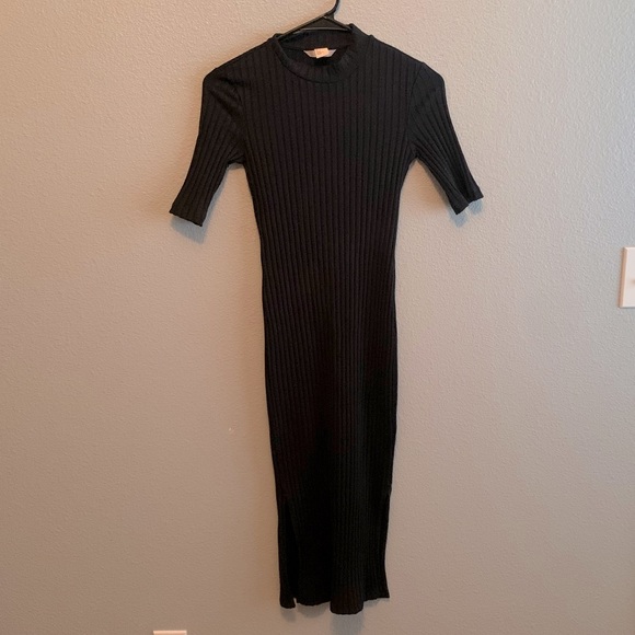 H&M Dresses & Skirts - Black midi dress